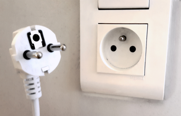 Fil et prise électrique © OTCP