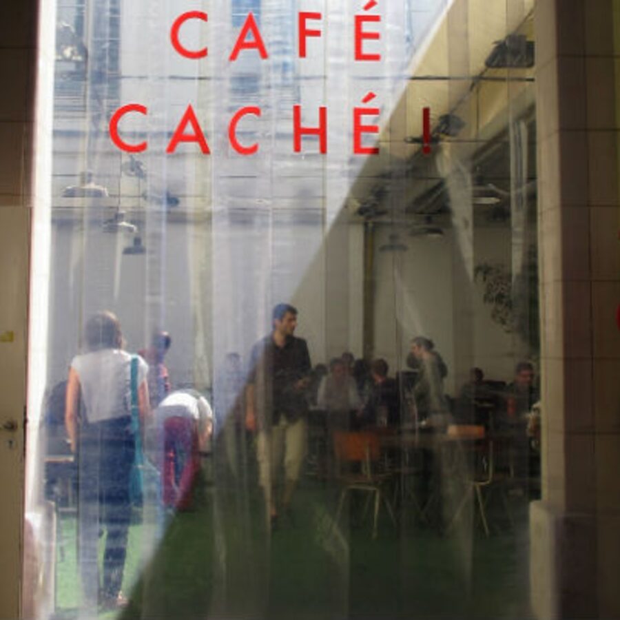 Cache Cache Paris Le Café Caché - Restaurant