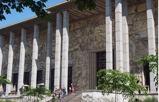 Palais de la Porte Dorée
