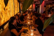 La Fav - Intérieur- Grande table pour le diner
