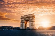 Arc de Triomphe au soleil couchant © Willian West 
