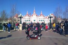 Axsol location - Scooter HD - Entrée Disney