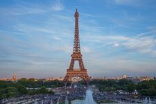Tour Eiffel vue ensemble