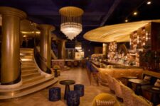 Manko Paris - Intérieur - Bar et grand escalier