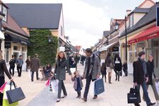 La Vallée Village Outlet Shopping - 5