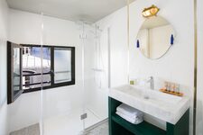 Hotel Louvre Piemont - salle de bain - 2024