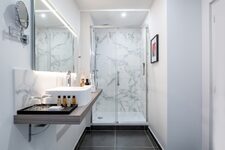 Hotel Camille Paris Tapestry Collection by Hilton - King Guest Room with Balcony - Bathroom