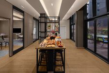 Courtyard-Marriott-Paris-Porte-Versailles-Foyer-Hall-1-2-3