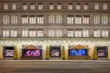 Vitrine du Bon Marché 2025 - Facade