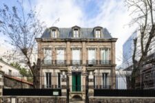 Hôtel Le Charmant - Facade