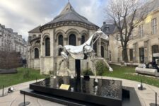Exposition Zeus au Musée des Arts et Métiers - Zeus sur le Parvis