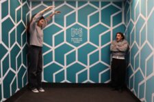 Musée de l'illusion-AMES ROOM 2