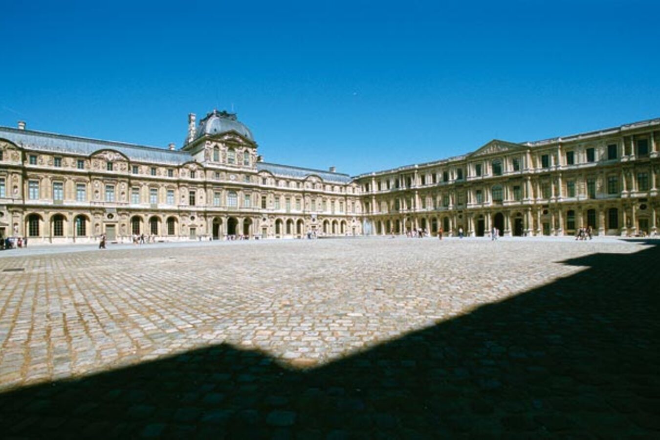 Cour carrée du Louvre • Paris je t'aime - Tourismusbüro