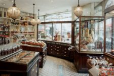Intérieur boutique Faubourg Montmartre A La Mère de Famille I 2000x1567 I © Alexandre Guirkinger