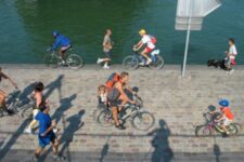 Sport au Parc de la Villette - Velos au bord du canal