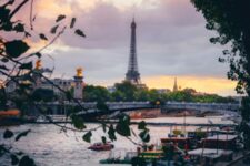 Chic Trip - eiffel tower seine sunset 