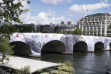 Installation de "La Caverne du Pont-Neuf"