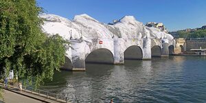 La Caverne du Pont Neuf de JR