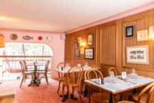 Brasserie Rosie Lou-salle Rose