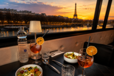 Le Grand Bleu-Table avec entrées