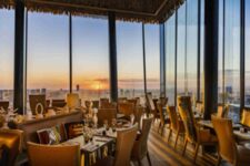  Too restaurant panoramique, vue Paris seine, Tour Eiffel