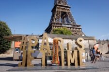 Totem Paris je t'aime x l'EWC - Été 2026 - Port de la Bourdonnais