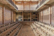 Ibrahim Mahama - Parliament of Ghosts © Ibrahim Mahama - Ernest Sackitey, Courtesy Red Clay