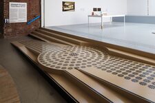 Palais de Tokyo - zoom sur la rampe accessible de Joseph Grigely