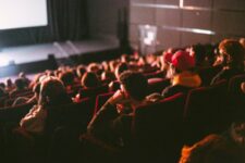 Cité du Cinéma - Salle de cinéma avec spectateurs