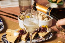 Solis bar & restaurant - mezze et champagne