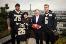 Taliese Fuaga, Gayle Benson, Brett Gosper et Tyler Shough