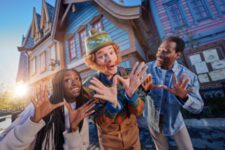 Disney Adventure World - Personnages dans le village d'Arendelle