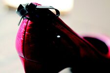 Chaussures, bijoux, sacs… Du luxe jusqu'au bout des orteils avec la créatrice d'accessoires de mode Karine Arabian