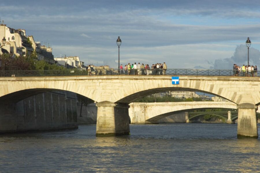 Paris bridges and footbridges